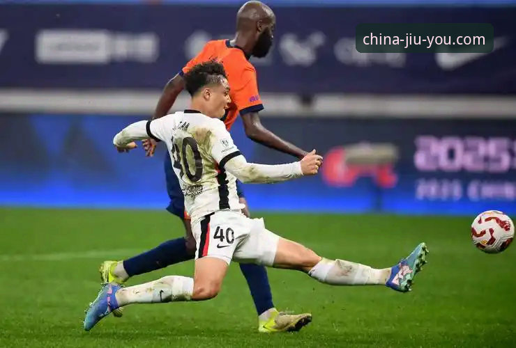 青岛海牛3-1击败上海海港比赛回顾教程：从九游中国平台获取赛事深度分析